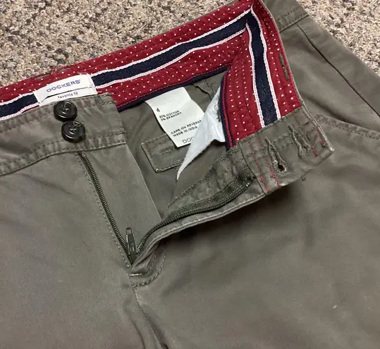 Dockers Favorite Fit Olive Army Green Twill Chino Pants Size 4