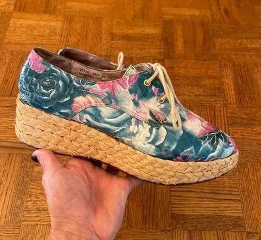 Via Mediterranean by Veletto lace up leather espadrille shoes size 40 Blue