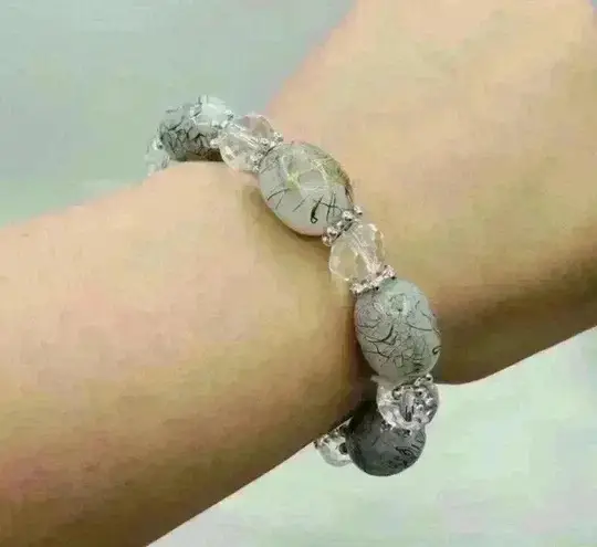 Ash Barrel Design Beaded Bracelet Gray