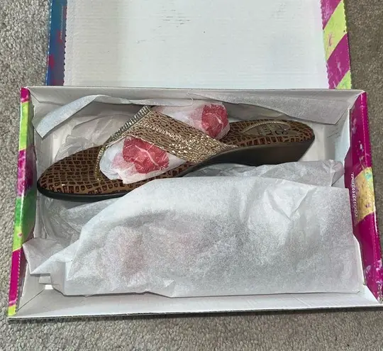 Love and Liberty Made in USA NEW Gold Low Heel Flip Flop Bling Sandals Size 10