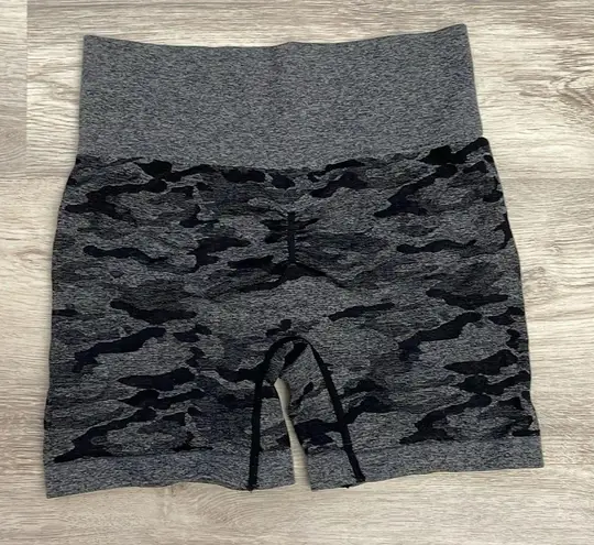 Black & Gray Camouflage Print High Waist Biker Shorts Size Small