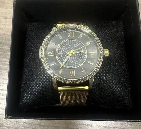 NIB Gold Watch With stainless Steel Back Quartz Movement (New in Box)