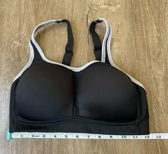 Wacoal  padded bra black with white trim Women’s size 32DD