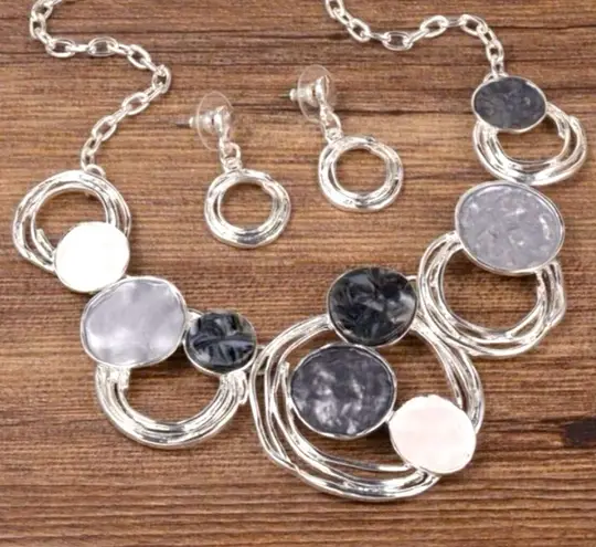 Boutique Fashionable Round Chunky Necklace Set earrings Silver Black Gray womens jewelry
