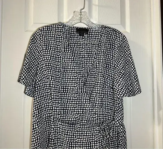 Attention NWOT Blue/White Print V Neck Short Sleeve Faux Wrap Dress size L