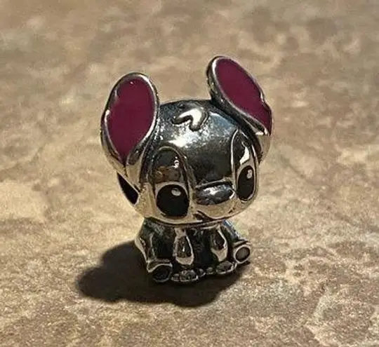 Pandora COPY -  x Disney Lilo and Stitch charm