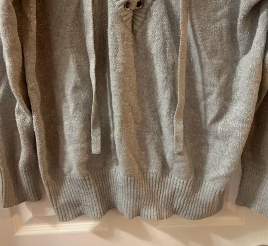 New York And Company Soho Jeans Grey/Metallic V Neck Sweater L