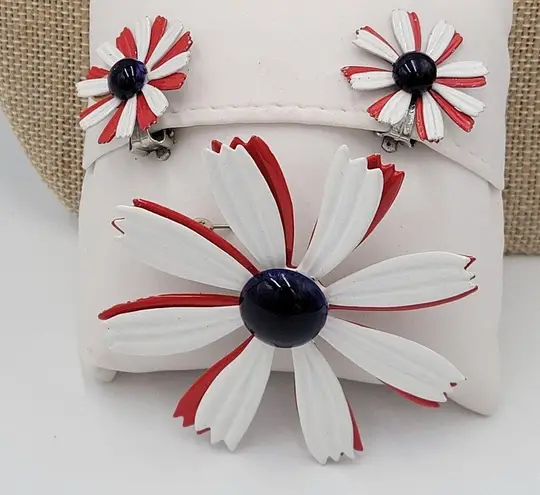 Daisy Womens Jewelry Set White Red Cute Enamel  Flower Pin and Earrings Set