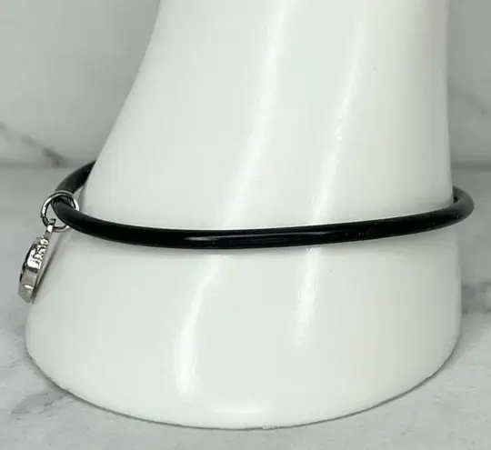 Lion Crest Charm Black Stretch Bracelet