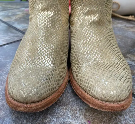 Miz Mooz Cabana Metallic Gold Snake Short Western Boots 7 Flashy