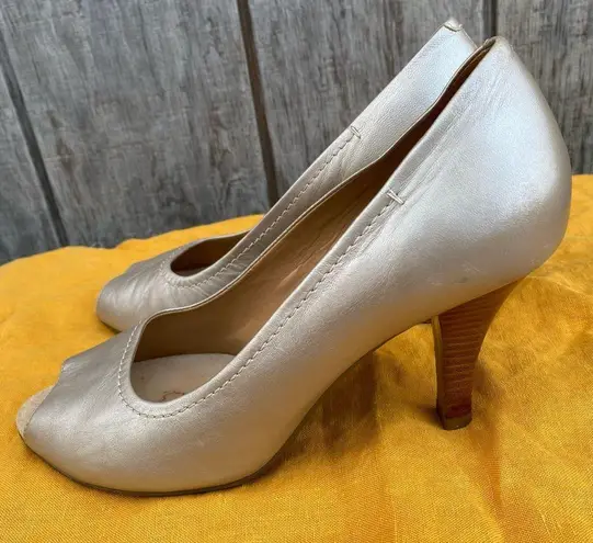 Aerosoles Peep Hole Soft Upper Leather Pump Heels Size 10