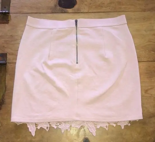 American Eagle  AE LIGHT PINK CROCHET LACE FLORAL SHORT MINI SKIRT size 8