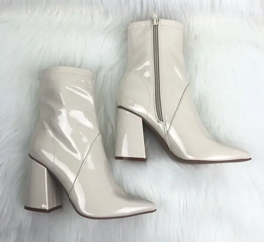 Qupid Women's  Faux Patent Leather Maelie Pointed Toe Ankle Bootie Size 8 Winter White/Cream  - Image 7