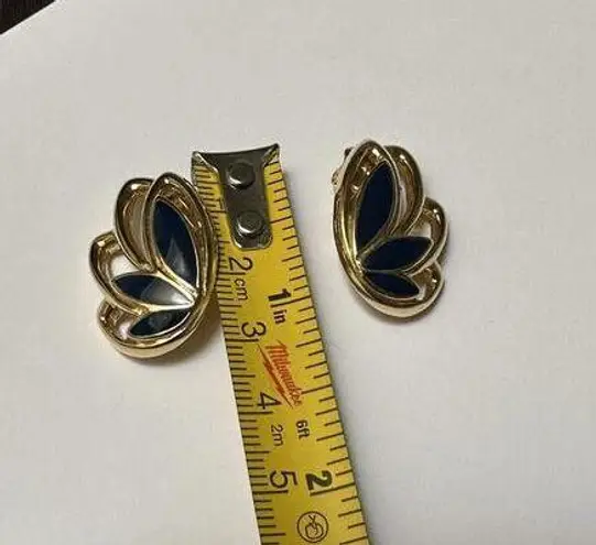 Trifari Signed Blue Enamel Clip On Earrings Gold Tone