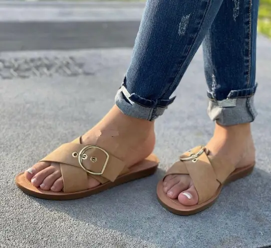 Nude/Natural adjustable Buckle Vegan Leather Strap Sandal Tan Size 5.5