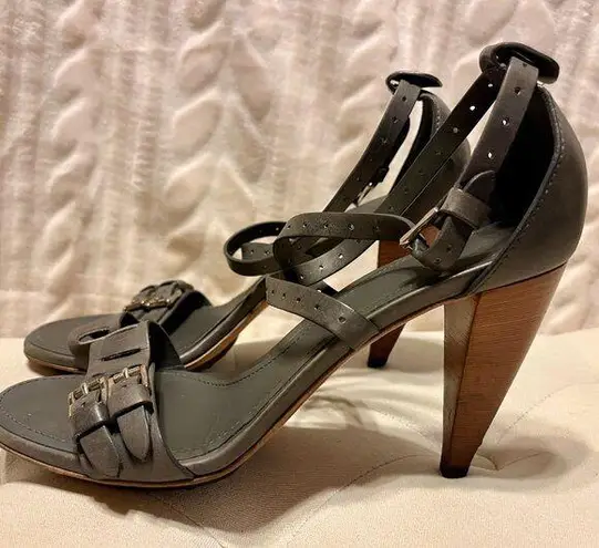 Tod's Grey Leather Detail Ankle Strap Sandal