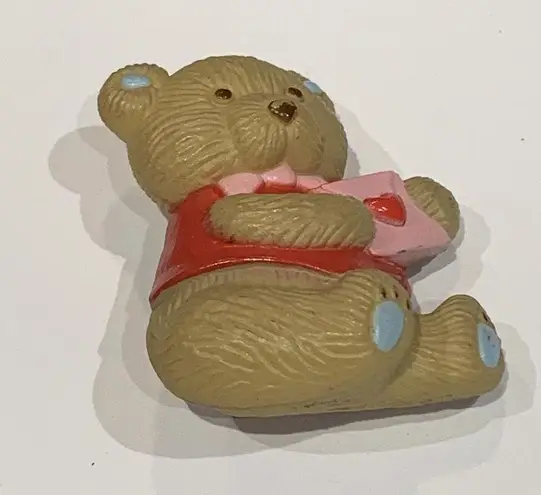 Signed GGI Costume Brooch Pin Plastic Valentine Bear