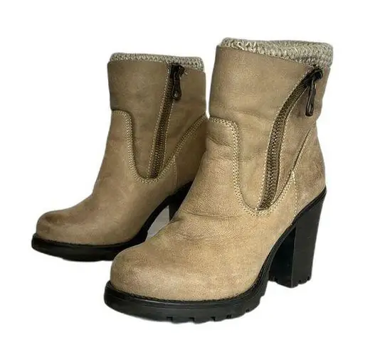 Steve Madden  ladies sweater ankle boots size 7.5 M chunky block heel - Image 1