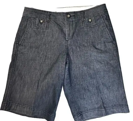 Dockers  Womens Blue Denim Bermuda Shorts Pockets Zip Up Size 4 Pre-owned