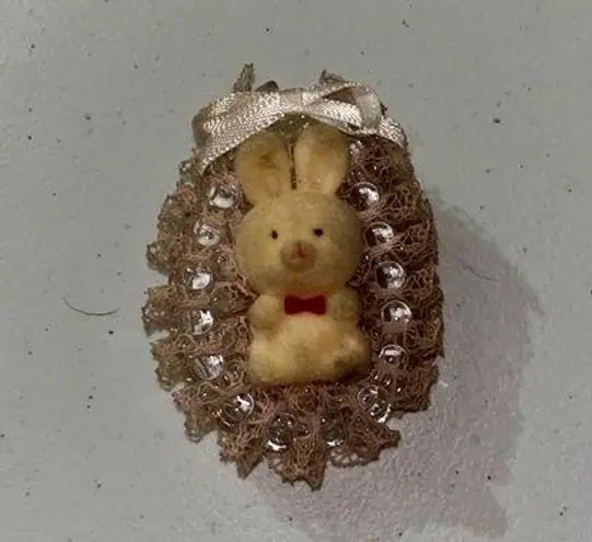None Vintage Beaded Lace Easter Bunny Brooch