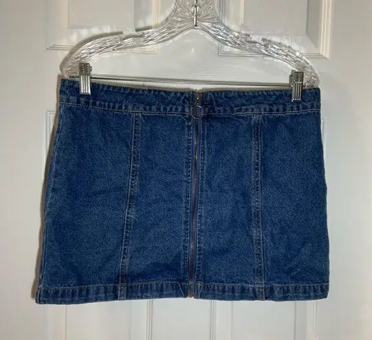 Forever 21  Medium Wash Denim Zipper Front Mini skirt size 31