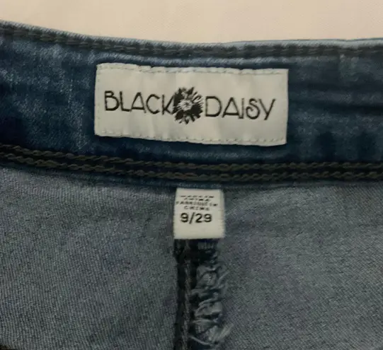 Black Daisy Kate Straight Leg Floral Embroidered Jean Size 9/29