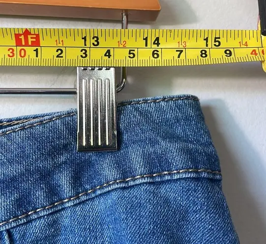 D. Jeans  denim skirt with tortoiseshell buttons in size 10. thumbnail 4