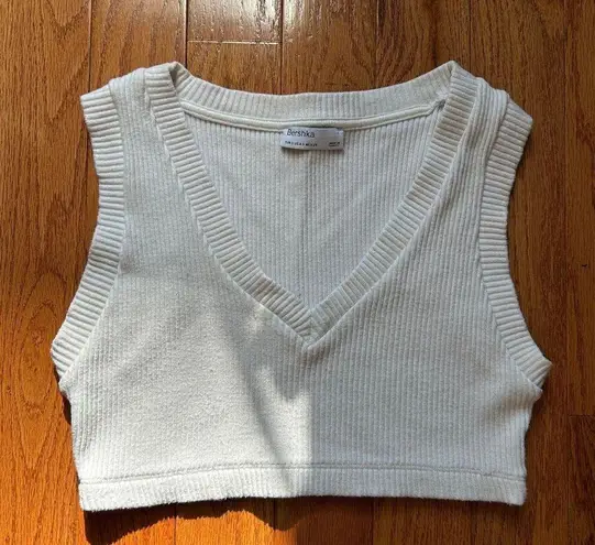 Bershka  White Ribbed Knit V Neck Vest Crop Top