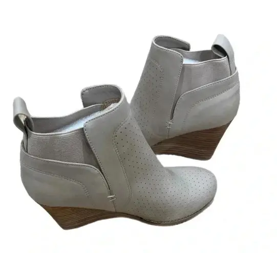 New DOLCE VITA Gerdie Vegan Leather Comfort Wedge Bootie Beige Winter Boot 9 Tan