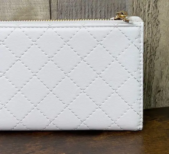 Badgley Mischka Long Card White Wallet 7.75” X 4.25” X 1.00” Card Holder…