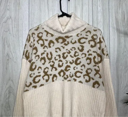 Nine West  Ribbed Leopard Animal Print Turtleneck Sweater size L Large