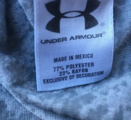 Under Armour  v neck marled fitted tee