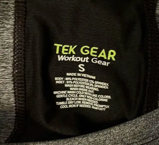 Tek Gear  small NWT gray long sleeve workout top - 2290