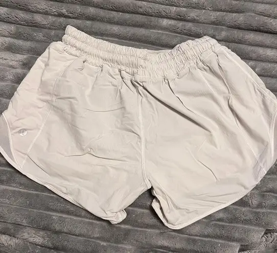 Lululemon Hotty Hot Shorts 4”