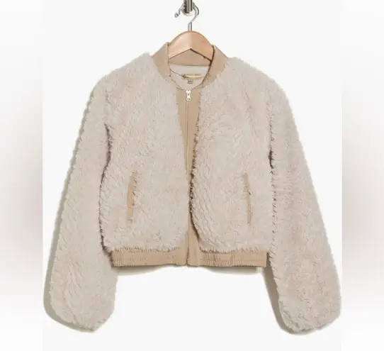 Democracy Cream Teddy Jacket with Cropped Style and Zipper Closure