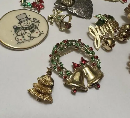 Christmas Holiday Brooch Pins Lot Of 17 For Crafts Projects Or Repair