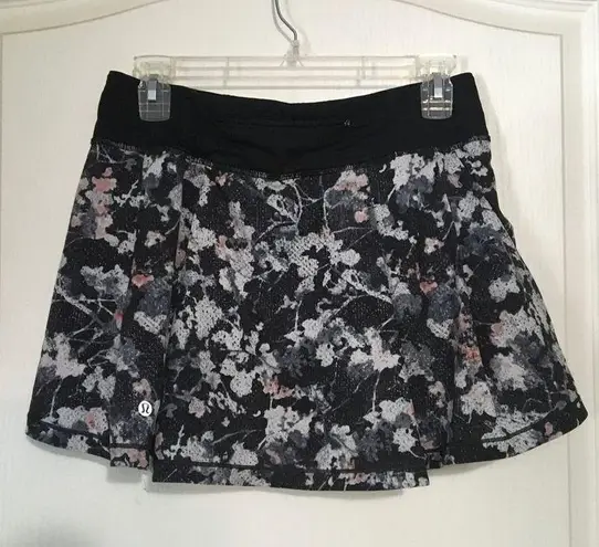 Lululemon Women's Size 6 Pace Rival Spring Bloom Multi Black Skirt