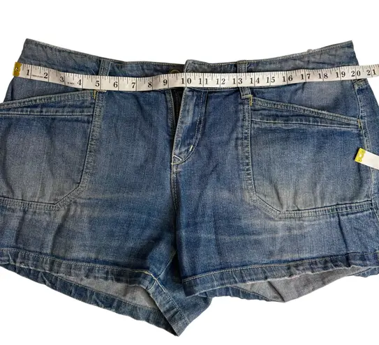Unionbay Women’s Denim Shorts Size 15 Blue Jean Mid Rise Pockets Button Fly