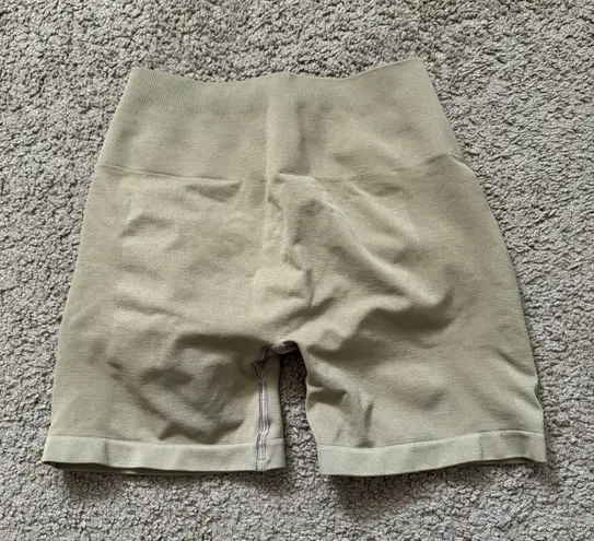 Alphalete Beige  Amplify Shorts Size Medium