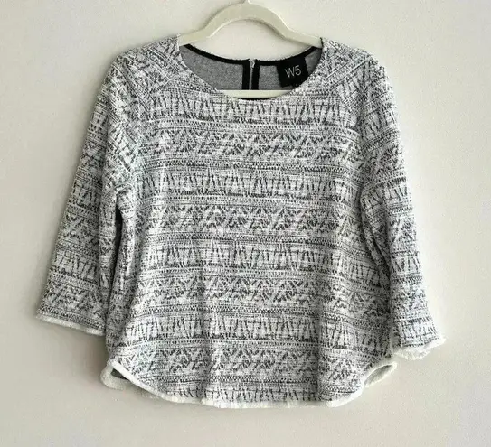 W5 Anthropologie Black and White Fringe Hem 3/4 Sleeve Zippered Aztec Blouse, M