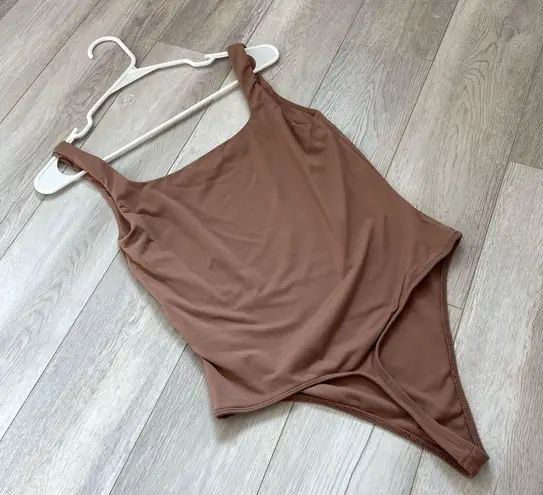 Babaton Contour Bodysuit Brown (large) square neck seamless double lined party