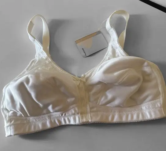 NWT Amoena 2115 Ava Wire Free Mastectomy Bra sz 38C White