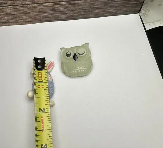Avon Signed Owl Bird & Easter Bunny With Egg Plastic Brooch Pin Lot Of 2