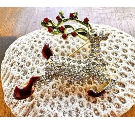 Reindeer Brooch Pin Rudolph Christmas Eve New Crystal Accents Santa Nort… Gold