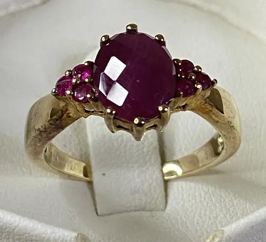 Vintage 10K Gold Oval Ruby Ring with Faceted Round Ruby Accents Cocktail Sz 9