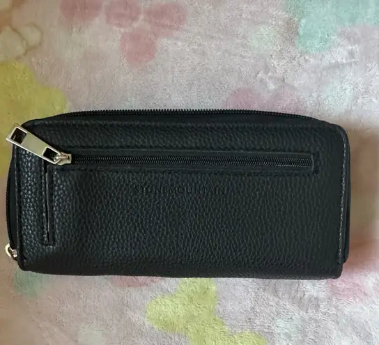 Stone Mountain black leather wallet
