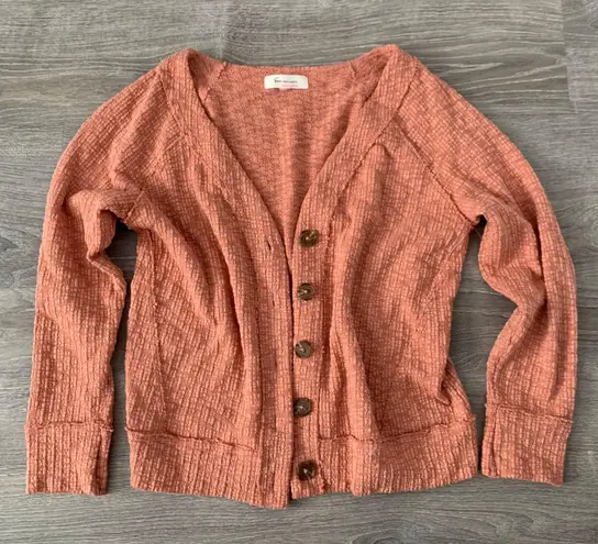 Vince Camuto Two By  Women’s Long Sleeve Coral Button Up Light Cardigan