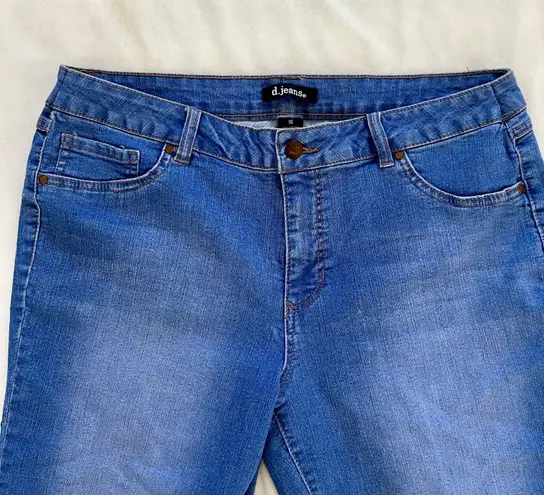 D. Jeans Cropped Denim Jeans