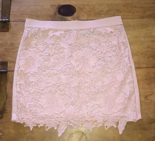 American Eagle  AE LIGHT PINK CROCHET LACE FLORAL SHORT MINI SKIRT size 8