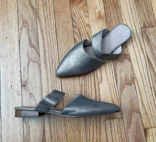 Caslon Leather Metallic Shiny Sandals Flats Slip On Strap Iridescence Holographic minimalist